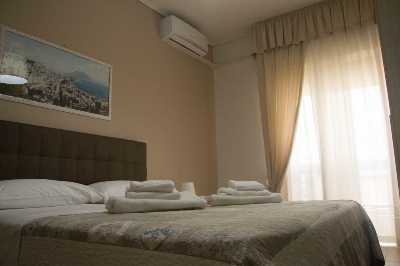 Mary'S House Bed and Breakfast Napoli Esterno foto