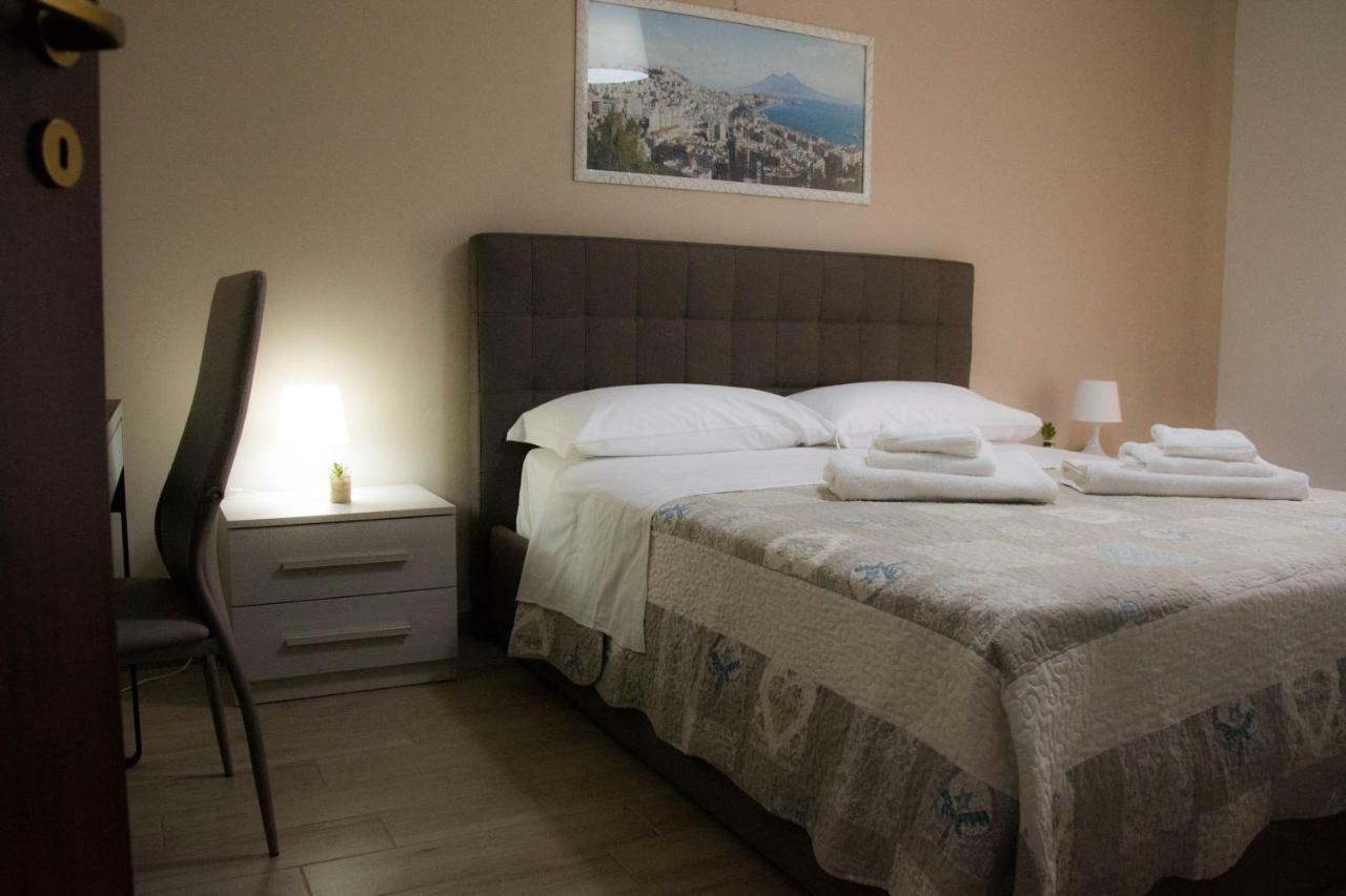 Mary'S House Bed and Breakfast Napoli Esterno foto