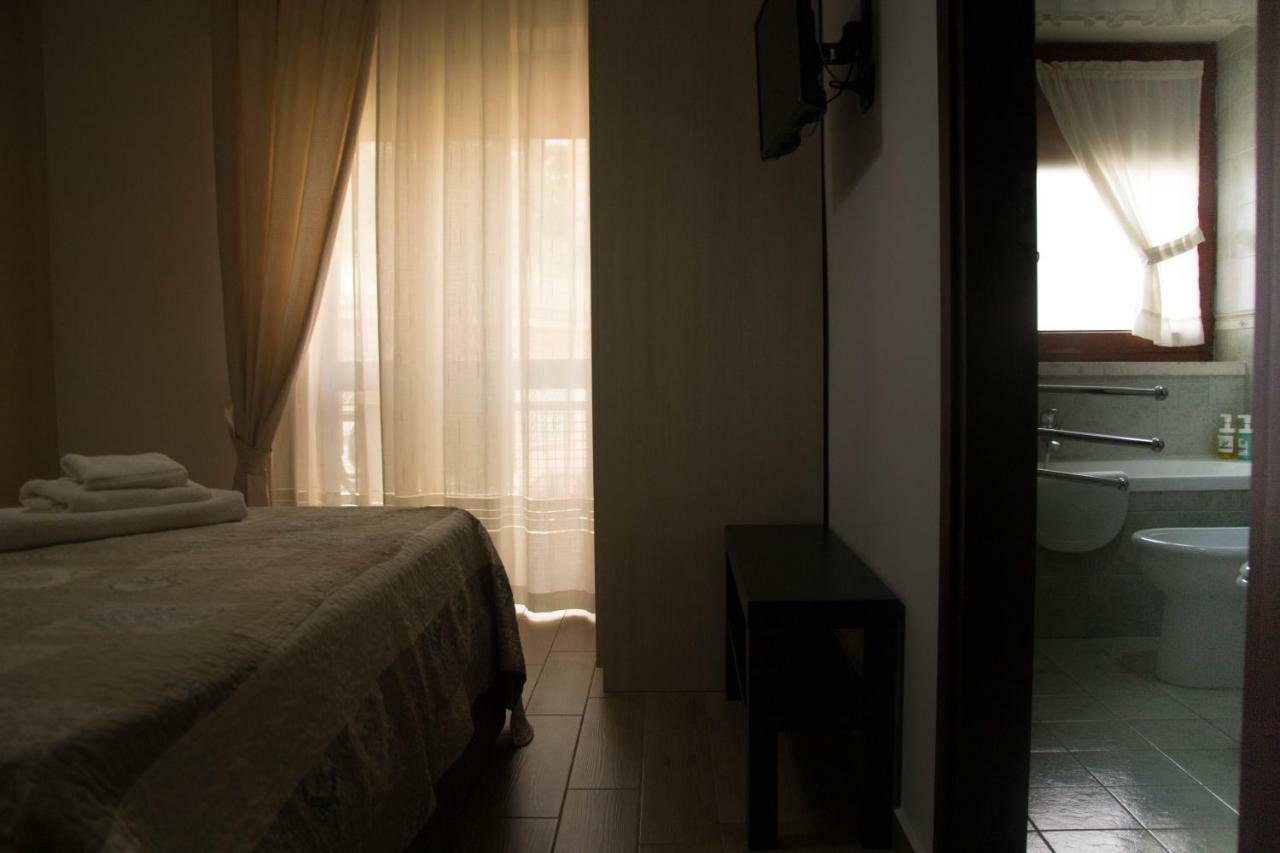 Mary'S House Bed and Breakfast Napoli Esterno foto