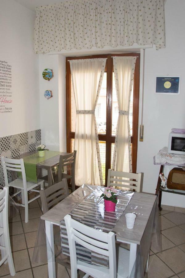 Mary'S House Bed and Breakfast Napoli Esterno foto